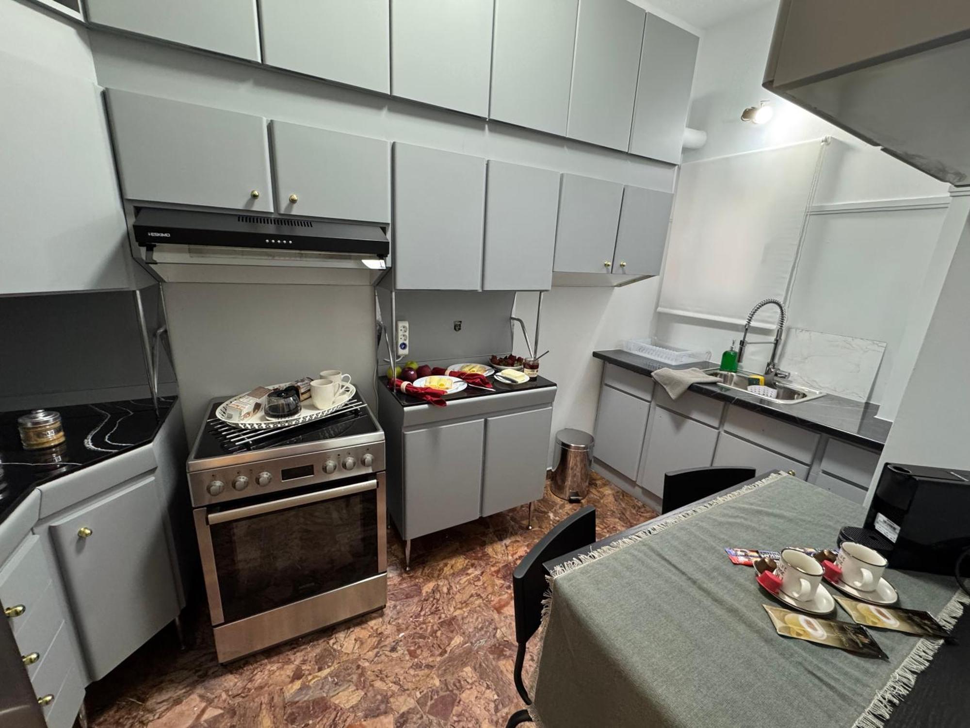 Living Near Acropolis By Sylvia Staikou 2Nd & 3D Floor Apartman Athén Kültér fotó