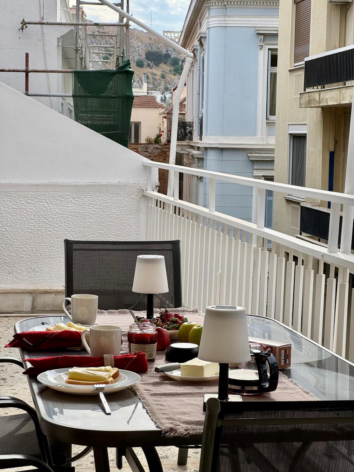 Living Near Acropolis By Sylvia Staikou 2Nd & 3D Floor Apartman Athén Kültér fotó